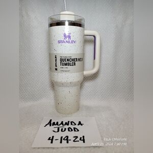 BNWT Stanley 40 oz Cream Speckle